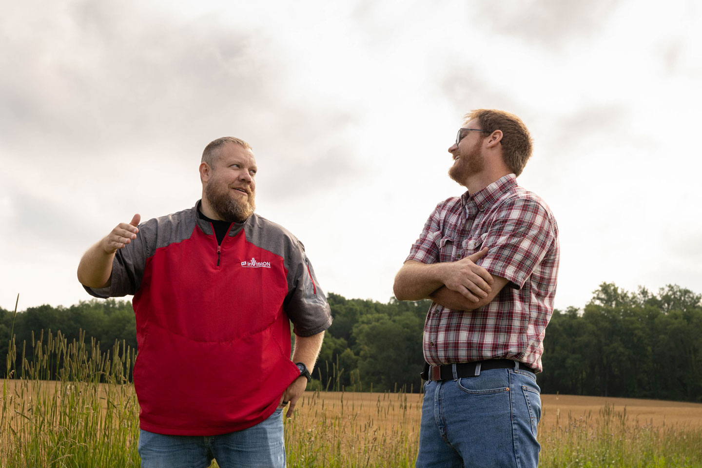 crop-specialist-with-grower-web.jpg